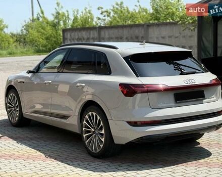 Сірий Ауді E-Tron, об'ємом двигуна 0 л та пробігом 88 тис. км за 34900 $, фото 11 на Automoto.ua