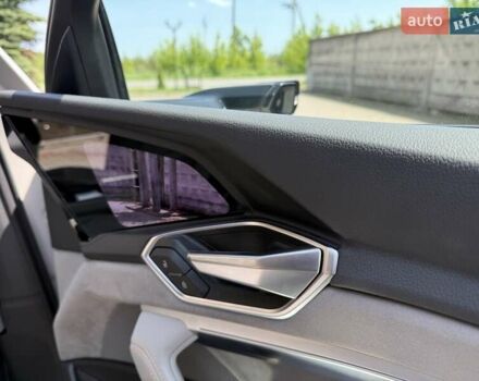 Сірий Ауді E-Tron, об'ємом двигуна 0 л та пробігом 88 тис. км за 34900 $, фото 36 на Automoto.ua