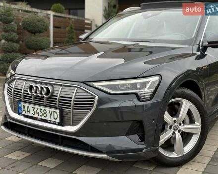 Серый Ауди E-Tron, объемом двигателя 0 л и пробегом 116 тыс. км за 25900 $, фото 2 на Automoto.ua
