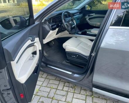 Сірий Ауді E-Tron, об'ємом двигуна 0 л та пробігом 160 тис. км за 27000 $, фото 3 на Automoto.ua