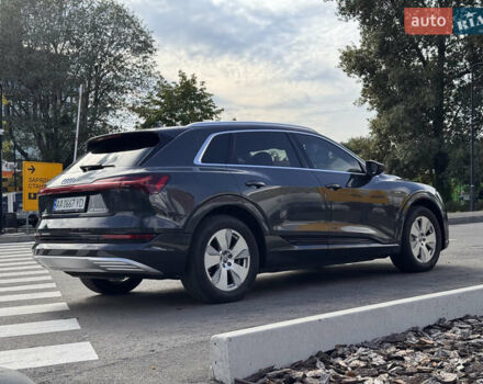 Серый Ауди E-Tron, объемом двигателя 0 л и пробегом 94 тыс. км за 22900 $, фото 6 на Automoto.ua