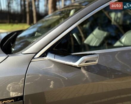 Серый Ауди E-Tron, объемом двигателя 0 л и пробегом 83 тыс. км за 32700 $, фото 10 на Automoto.ua