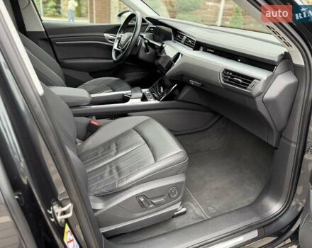 Серый Ауди E-Tron, объемом двигателя 0 л и пробегом 116 тыс. км за 25900 $, фото 34 на Automoto.ua