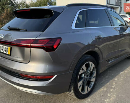 Серый Ауди E-Tron, объемом двигателя 0 л и пробегом 60 тыс. км за 32500 $, фото 5 на Automoto.ua