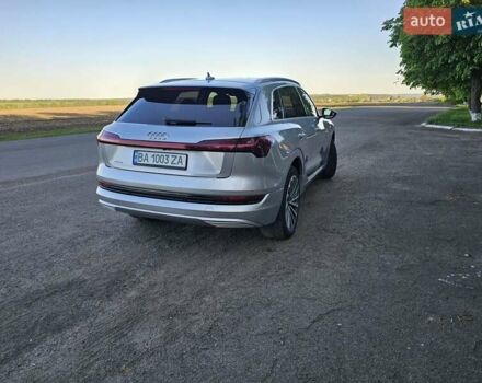 Серый Ауди E-Tron, объемом двигателя 0 л и пробегом 121 тыс. км за 27700 $, фото 3 на Automoto.ua