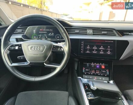 Сірий Ауді E-Tron, об'ємом двигуна 0 л та пробігом 128 тис. км за 29500 $, фото 13 на Automoto.ua
