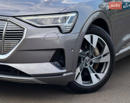 Сірий Ауді E-Tron, об'ємом двигуна 0 л та пробігом 61 тис. км за 24500 $, фото 2 на Automoto.ua