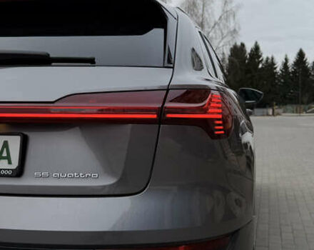 Сірий Ауді E-Tron, об'ємом двигуна 0 л та пробігом 75 тис. км за 34300 $, фото 10 на Automoto.ua