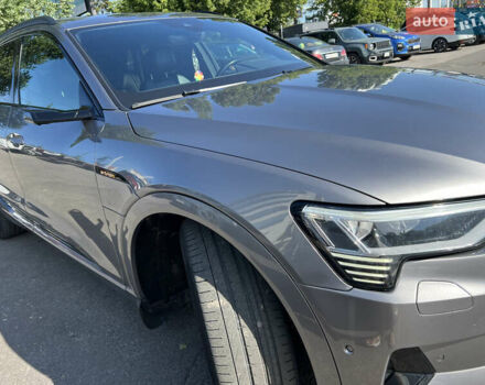 Серый Ауди E-Tron, объемом двигателя 0 л и пробегом 100 тыс. км за 35000 $, фото 1 на Automoto.ua