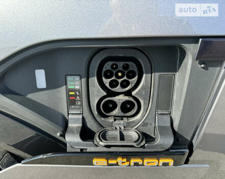 Серый Ауди E-Tron, объемом двигателя 0 л и пробегом 74 тыс. км за 38900 $, фото 46 на Automoto.ua