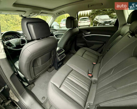 Сірий Ауді E-Tron, об'ємом двигуна 0 л та пробігом 59 тис. км за 30500 $, фото 14 на Automoto.ua
