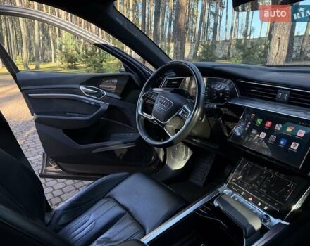 Серый Ауди E-Tron, объемом двигателя 0 л и пробегом 83 тыс. км за 32700 $, фото 12 на Automoto.ua