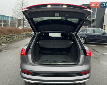Сірий Ауді E-Tron, об'ємом двигуна 0 л та пробігом 86 тис. км за 31500 $, фото 8 на Automoto.ua