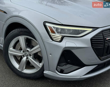 Сірий Ауді E-Tron, об'ємом двигуна 0 л та пробігом 69 тис. км за 32500 $, фото 1 на Automoto.ua
