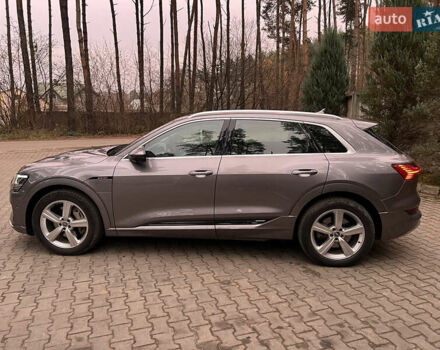 Серый Ауди E-Tron, объемом двигателя 0 л и пробегом 86 тыс. км за 31000 $, фото 25 на Automoto.ua