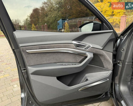 Серый Ауди E-Tron, объемом двигателя 0 л и пробегом 180 тыс. км за 26900 $, фото 14 на Automoto.ua