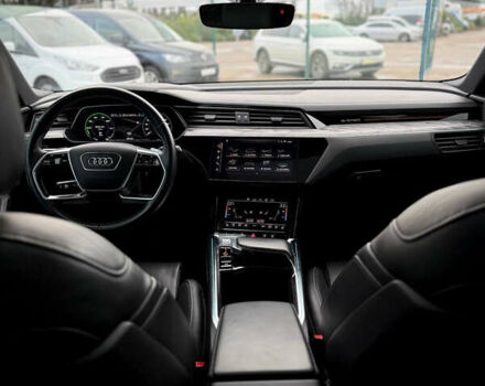 Серый Ауди E-Tron, объемом двигателя 0 л и пробегом 86 тыс. км за 33000 $, фото 29 на Automoto.ua