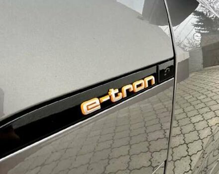 Серый Ауди E-Tron, объемом двигателя 0 л и пробегом 122 тыс. км за 27500 $, фото 27 на Automoto.ua