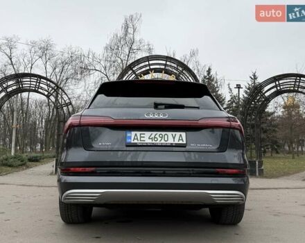 Сірий Ауді E-Tron, об'ємом двигуна 0 л та пробігом 84 тис. км за 26999 $, фото 10 на Automoto.ua