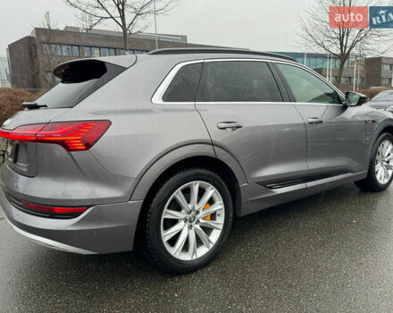 Сірий Ауді E-Tron, об'ємом двигуна 0 л та пробігом 86 тис. км за 31500 $, фото 3 на Automoto.ua
