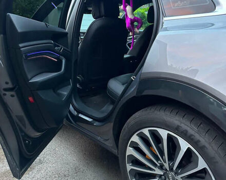 Сірий Ауді E-Tron, об'ємом двигуна 0 л та пробігом 117 тис. км за 34500 $, фото 6 на Automoto.ua