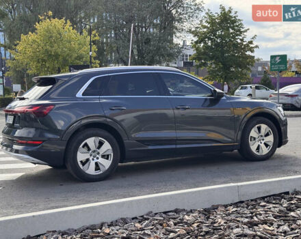 Серый Ауди E-Tron, объемом двигателя 0 л и пробегом 94 тыс. км за 22900 $, фото 8 на Automoto.ua