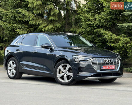 Серый Ауди E-Tron, объемом двигателя 0 л и пробегом 97 тыс. км за 30700 $, фото 2 на Automoto.ua