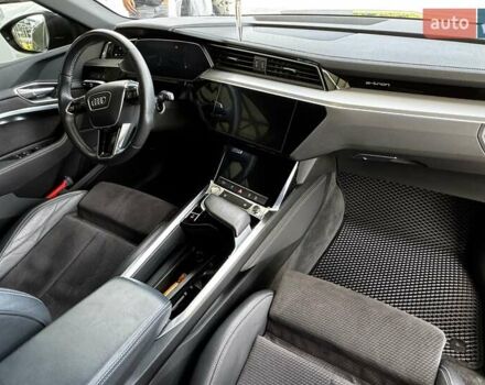 Сірий Ауді E-Tron, об'ємом двигуна 0 л та пробігом 190 тис. км за 26900 $, фото 35 на Automoto.ua