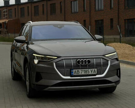 Сірий Ауді E-Tron, об'ємом двигуна 0 л та пробігом 75 тис. км за 34300 $, фото 5 на Automoto.ua
