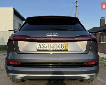 Серый Ауди E-Tron, объемом двигателя 0 л и пробегом 60 тыс. км за 32500 $, фото 4 на Automoto.ua