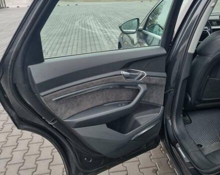 Сірий Ауді E-Tron, об'ємом двигуна 0 л та пробігом 98 тис. км за 30000 $, фото 16 на Automoto.ua