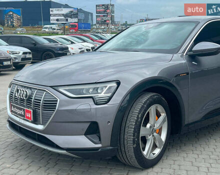 Серый Ауди E-Tron, объемом двигателя 0 л и пробегом 118 тыс. км за 31950 $, фото 2 на Automoto.ua