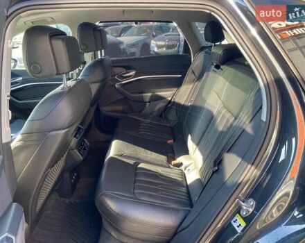 Сірий Ауді E-Tron, об'ємом двигуна 0 л та пробігом 66 тис. км за 32900 $, фото 22 на Automoto.ua
