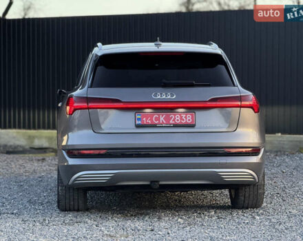 Серый Ауди E-Tron, объемом двигателя 0 л и пробегом 155 тыс. км за 27750 $, фото 16 на Automoto.ua