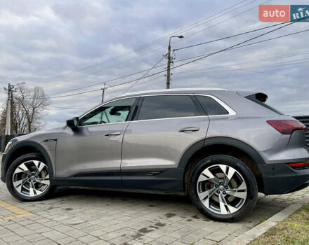 Серый Ауди E-Tron, объемом двигателя 0 л и пробегом 160 тыс. км за 23300 $, фото 5 на Automoto.ua