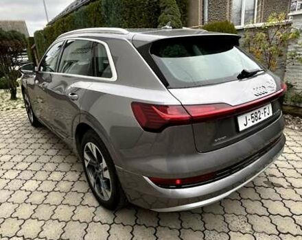 Серый Ауди E-Tron, объемом двигателя 0 л и пробегом 122 тыс. км за 27500 $, фото 1 на Automoto.ua