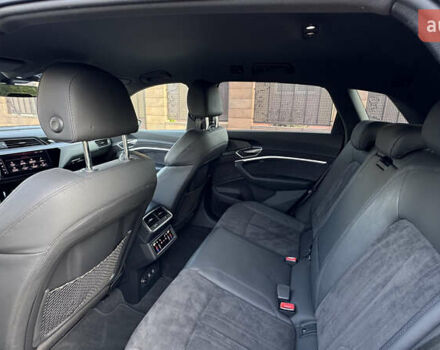 Серый Ауди E-Tron, объемом двигателя 0 л и пробегом 60 тыс. км за 32500 $, фото 12 на Automoto.ua