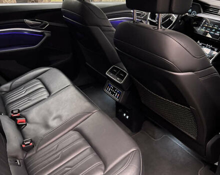 Серый Ауди E-Tron, объемом двигателя 0 л и пробегом 86 тыс. км за 31000 $, фото 6 на Automoto.ua