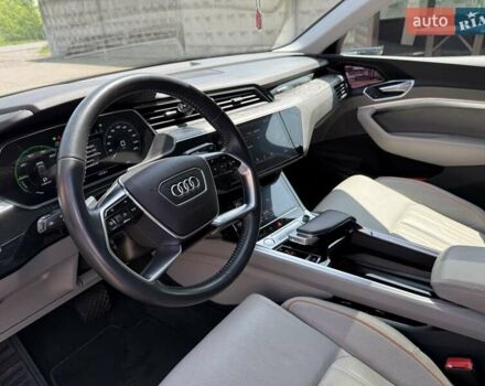 Сірий Ауді E-Tron, об'ємом двигуна 0 л та пробігом 88 тис. км за 34900 $, фото 28 на Automoto.ua