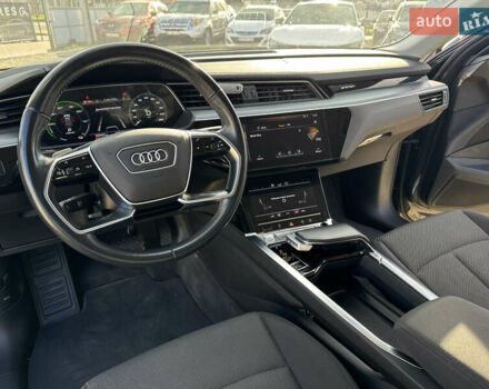 Серый Ауди E-Tron, объемом двигателя 0 л и пробегом 162 тыс. км за 20850 $, фото 42 на Automoto.ua