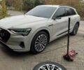 Серый Ауди E-Tron, объемом двигателя 0 л и пробегом 63 тыс. км за 36000 $, фото 3 на Automoto.ua