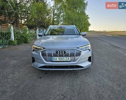 Серый Ауди E-Tron, объемом двигателя 0 л и пробегом 121 тыс. км за 27700 $, фото 13 на Automoto.ua