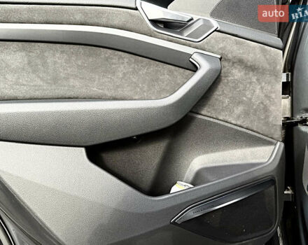 Серый Ауди E-Tron, объемом двигателя 0 л и пробегом 126 тыс. км за 29200 $, фото 34 на Automoto.ua