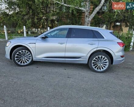 Серый Ауди E-Tron, объемом двигателя 0 л и пробегом 121 тыс. км за 27700 $, фото 19 на Automoto.ua