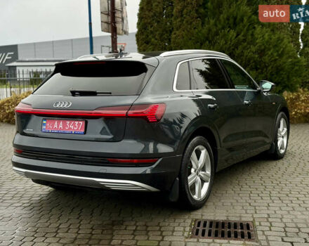 Сірий Ауді E-Tron, об'ємом двигуна 0 л та пробігом 59 тис. км за 30500 $, фото 6 на Automoto.ua