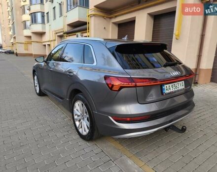 Сірий Ауді E-Tron, об'ємом двигуна 0 л та пробігом 128 тис. км за 29500 $, фото 11 на Automoto.ua