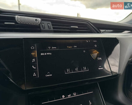 Серый Ауди E-Tron, объемом двигателя 0 л и пробегом 162 тыс. км за 20850 $, фото 26 на Automoto.ua