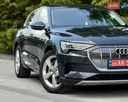 Серый Ауди E-Tron, объемом двигателя 0 л и пробегом 97 тыс. км за 30700 $, фото 6 на Automoto.ua