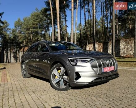 Серый Ауди E-Tron, объемом двигателя 0 л и пробегом 83 тыс. км за 32700 $, фото 3 на Automoto.ua