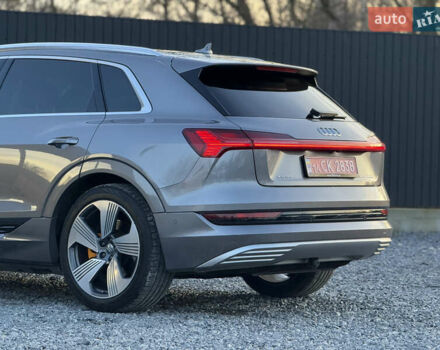 Серый Ауди E-Tron, объемом двигателя 0 л и пробегом 155 тыс. км за 27750 $, фото 13 на Automoto.ua